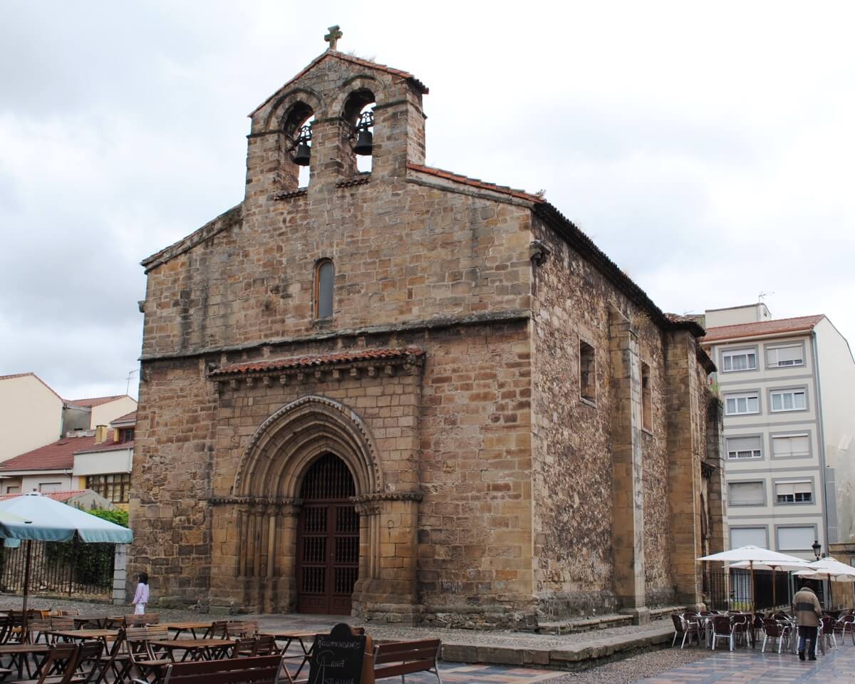 Ruta accesible por Avilés: vieja iglesia sabugo