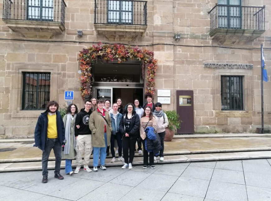 El alumnado del CFGS de Gestión de Alojamientos Turísticos de Gijón visita el Palacio de Avilés