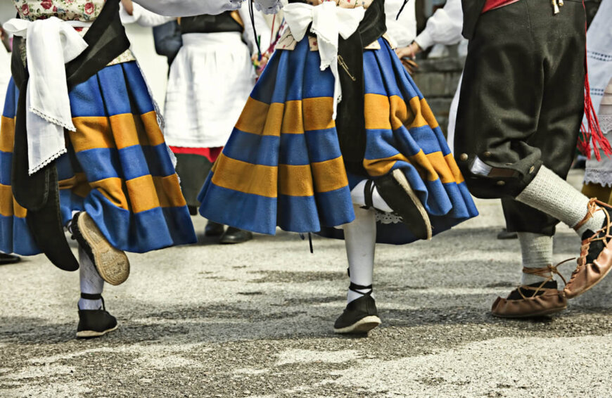 Fiesta de El Bollo en Avilés: así se celebra la llegada de la primavera a la comarca